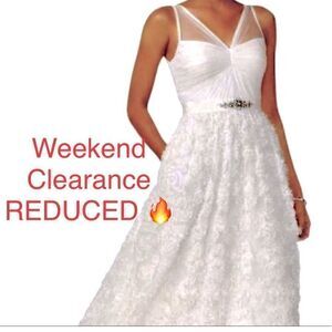 ADRIANNA PAPELL TULLE CHIFFON PETAL GOWN 6 NWT